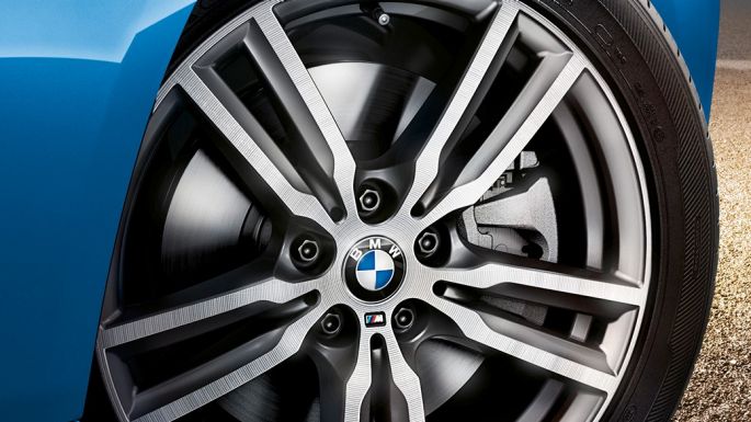 Ζάντα ελαφρού κράματος, BMW Σειρά 2 Gran Tourer Ζάντες ελαφρού κράματος, BMW Σειρά 2 Gran Tourer F46 2018, μπλε Misano μεταλλικό, κοντινή λήψη