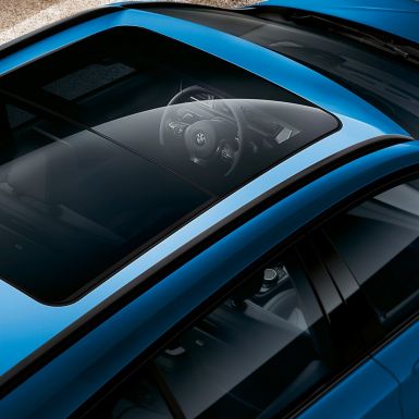 Πανοραμική γυάλινη οροφή, BMW Σειρά 2 Gran Tourer Γυάλινη πανοραμική οροφή, BMW Σειρά 2 Gran Tourer F46 2018, μπλε Misano μεταλλικό, πανοραμική λήψη