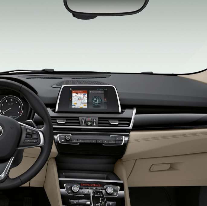 Cockpit, BMW Σειρά 2 Gran Tourer, έκδοση Sport Line Cockpit, BMW Σειρά 2 Gran Tourer, 220d, έκδοση Sport Line, F46 2018, εσωτερικό