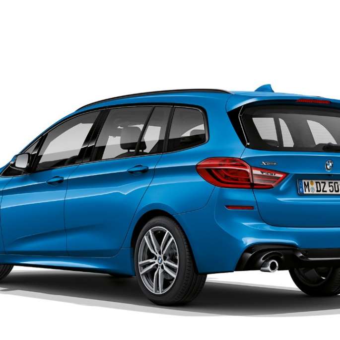 Πίσω λήψη τριών τετάρτων, BMW Σειρά 2 Gran Tourer, έκδοση M Sport BMW Σειρά 2 Gran Tourer 220d xDrive, έκδοση M Sport F46 2018, μπλε Estoril μεταλλικό, πίσω λήψη τριών τετάρτων