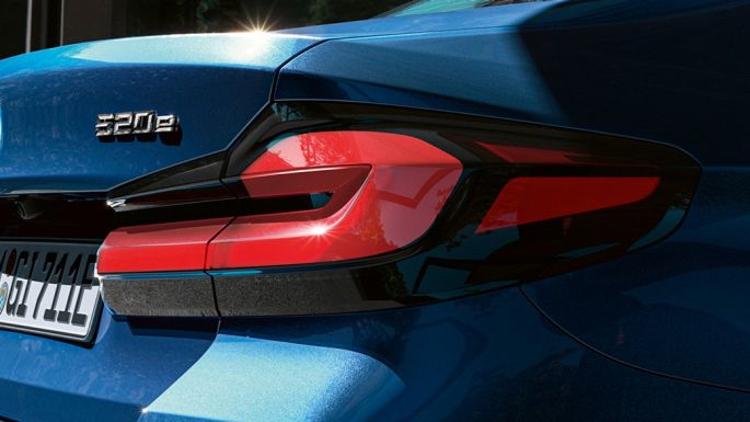 Πίσω φώτα 3D σχεδίασης, BMW Σειρά 5 Sedan, G30 Πίσω φώτα 3D σχεδίασης, BMW Σειρά 5 Sedan, G30, Facelift 2020, μπλε Phytonic, κοντινή λήψη πίσω τμήματος