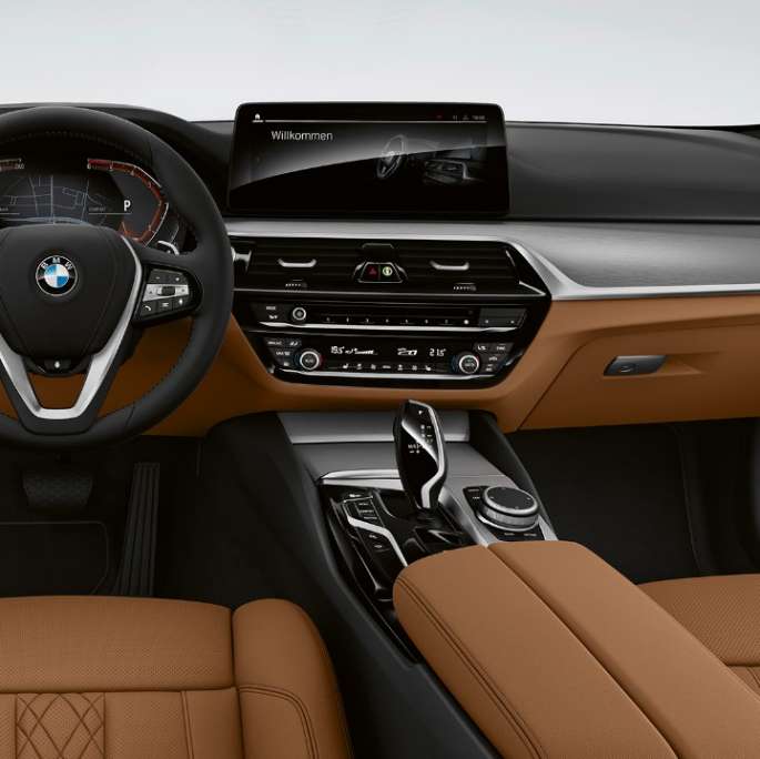 Cockpit, BMW Σειρά 5 Sedan, G30, βασικός εξοπλισμός Cockpit, BMW Σειρά 5 Sedan 540i, G30, 2020, βασικός εξοπλισμός, Sensatec Cognac, εσωτερικό