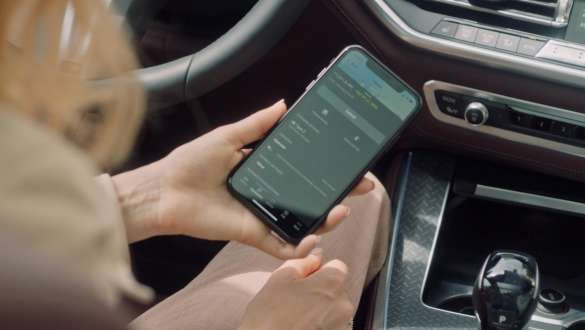 Connected Charging, BMW Σειρά 5 Sedan, G30, κινούμενη Connected Charging, BMW Σειρά 5 Sedan, G30, Facelift 2020