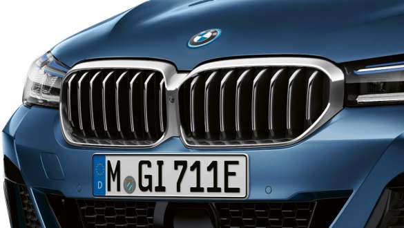 Μάσκα «νεφρών» BMW, BMW Σειρά 5 Sedan, G30 Μάσκα «νεφρών» BMW, BMW Σειρά 5 Sedan, G30, Facelift 2020, μπλε Phytonic, κοντινή λήψη μπροστινού τμήματος