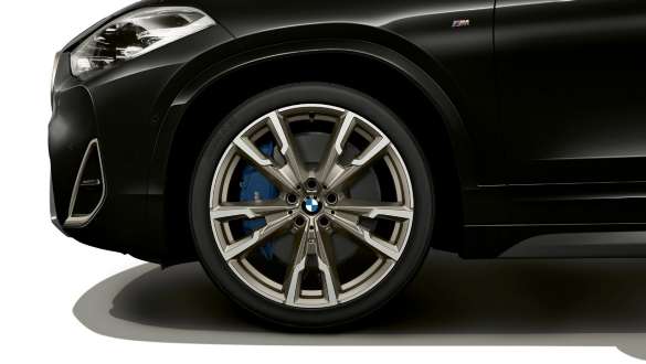 Ζάντες ελαφρού κράματος Μ, BMW X2 M35i, μαύρο Sapphire μεταλλικό, F39, κοντινή λήψη τροχού Ζάντες ελαφρού κράματος Μ, BMW X2 M35i, μαύρο Sapphire μεταλλικό, F39, κοντινή λήψη τροχού