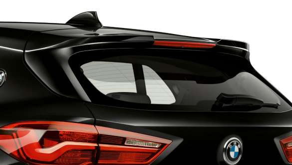 Πίσω αεροτομή Μ, BMW X2 M35i Πίσω αεροτομή Μ, BMW X2 M35i, μαύρο Sapphire μεταλλικό, F39, κοντινή λήψη πίσω τμήματος