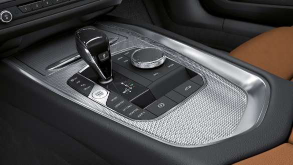 Σπορ αυτόματο κιβώτιο Steptronic, BMW Z4 M40i Roadster, G29 Σπορ αυτόματο κιβώτιο Steptronic, BMW Z4 M40i Roadster, G29, 2019, κοντινή λήψη επιλογέα, εσωτερικό