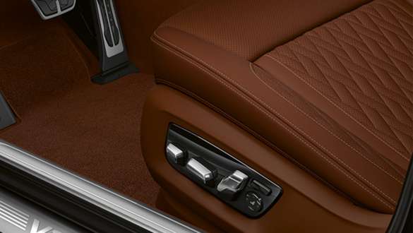 Καθίσματα Comfort μπροστά, ηλεκτρικά ρυθμιζόμενα BMW M760Li xDrive Sedan, καθίσματα Comfort μπροστά, ηλεκτρικά ρυθμιζόμενα
