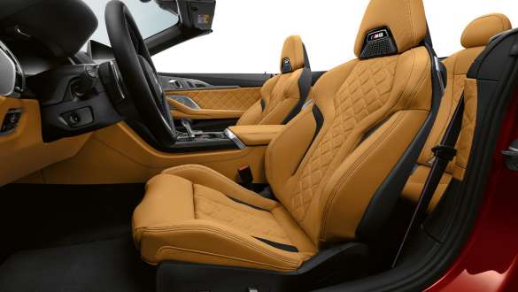 Δέρμα με λεπτή υφή 'Merino'/Alcantara. BMW M8 Competition Cabrio με δέρμα με λεπτή υφή 'Merino'/Alcantara.