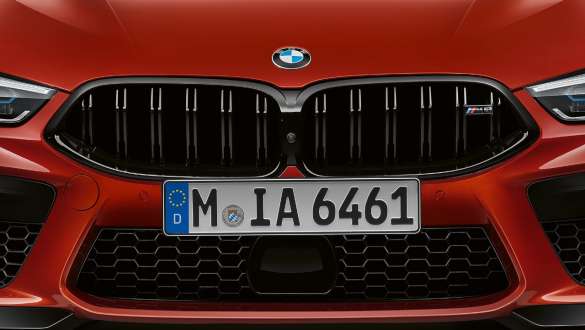 Μάσκα "νεφρών" Μ. BMW M8 Competition Cabrio με μάσκα "νεφρών" M.