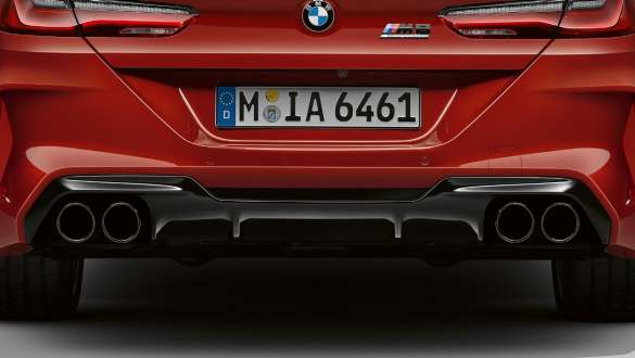 Σπορ σύστημα εξάτμισης Μ. BMW M8 Competition Cabrio με σπορ σύστημα εξάτμισης M.