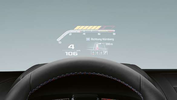 Head-Up Display με ειδικές ενδείξεις Μ. Αυτοκίνητα Μ BMW Σειράς 8 Coupé με Head-Up Display με ειδικές ενδείξεις Μ.
