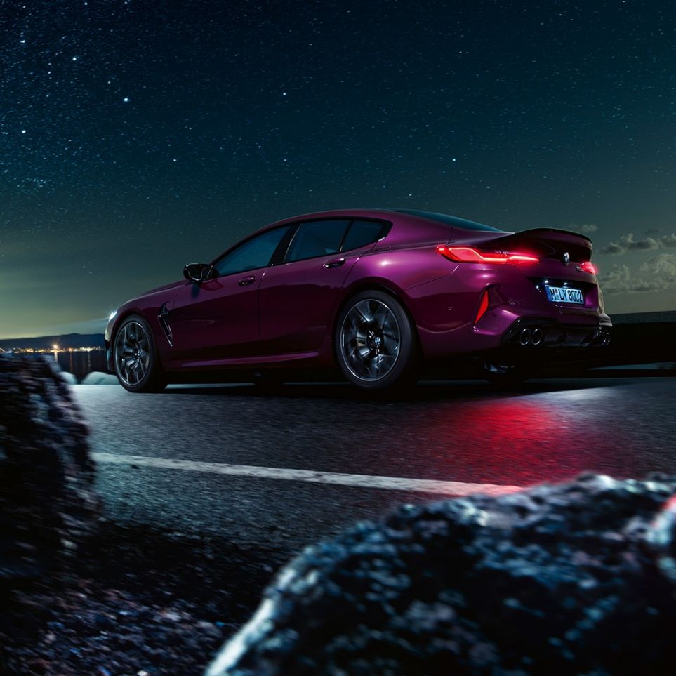 BMW M8 Competition Gran Coupé πίσω χαμηλή λήψη τρία τέταρτα BMW M8 Competition Gran Coupé F93 2020 BMW Individual Ametrine μεταλλικό πίσω χαμηλή λήψη τρία τέταρτα