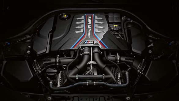 Οκτακύλινδρος κινητήρας βενζίνης M TwinPower Turbo, BMW M8 Gran Coupé, F93, LCI, 2022 BMW M8 Gran Coupé, F93, LCI, Facelift, 2022, οκτακύλινδρος σε σειρά κινητήρας βενζίνης Μ TwinPower Turbo, κοντινή λήψη