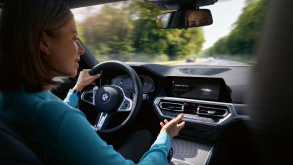 IMG ALT TEXT: BMW X4, G02, BMW Intelligent Personal Assistant, 2021 IMG TITLE: BMW X4, G02, BMW Intelligent Personal Assistant.
