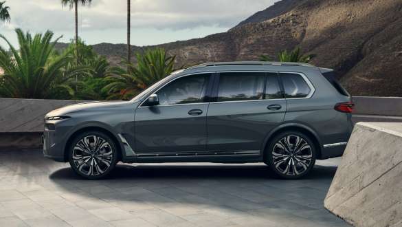 Parking Assistant BMW X7 G07 LCI Parking Assistant κοντινή λήψη στην Κεντρική Οθόνη Ελέγχου BMW X7 G07 LCI