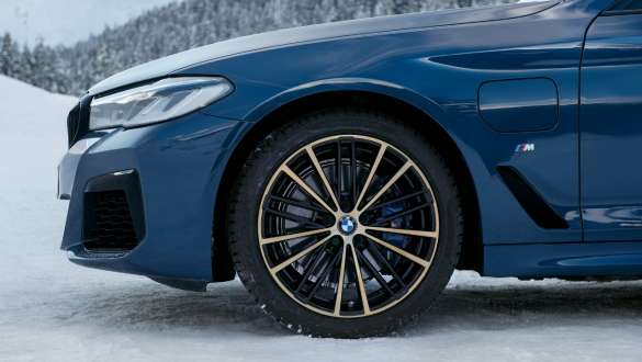 BMW ζάντες ελαφρού κράματος 19" με ακτίνες V 635 σε διχρωμία (Night Gold, στιλβωμένες), σετ τροχών με χειμερινά ελαστικά BMW Αξεσουάρ για το φθινόπωρο και τον χειμώνα, BMW ζάντες ελαφρού κράματος 19" με ακτίνες V 635 σε διχρωμία (Night Gold, στιλβωμένες), σετ τροχών με χειμερινά ελαστικά