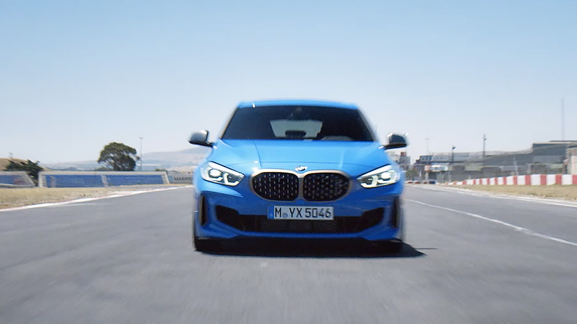 Πρόσφυση και οδηγική ευστάθεια. BMW Σειρά 1 με υψηλή πρόσφυση και οδηγική ευστάθεια.