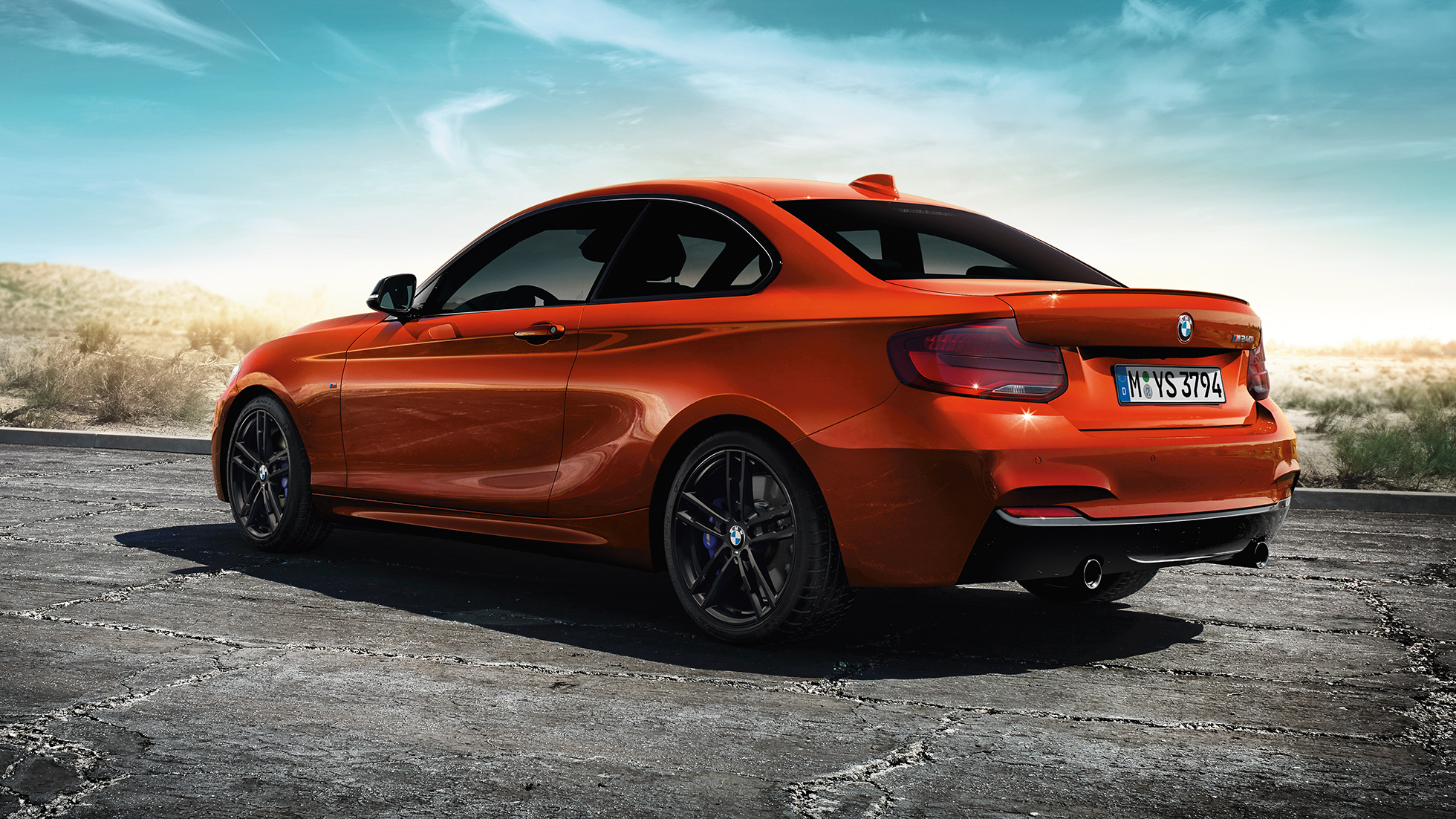 BMW Σειρά 2 Coupé, λήψη τριών τετάρτων του πίσω τμήματος BMW Σειρά 2 Coupé, λήψη τριών τετάρτων του πίσω τμήματος