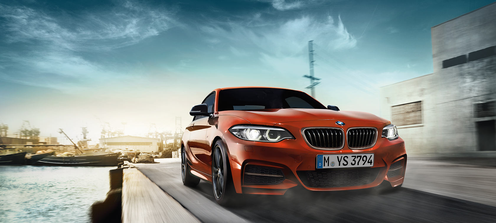 BMW Σειρά 2 Coupé, σε κίνηση, λήψη τριών τετάρτων μπροστά BMW Σειρά 2 Coupé, σε κίνηση, λήψη τριών τετάρτων μπροστά