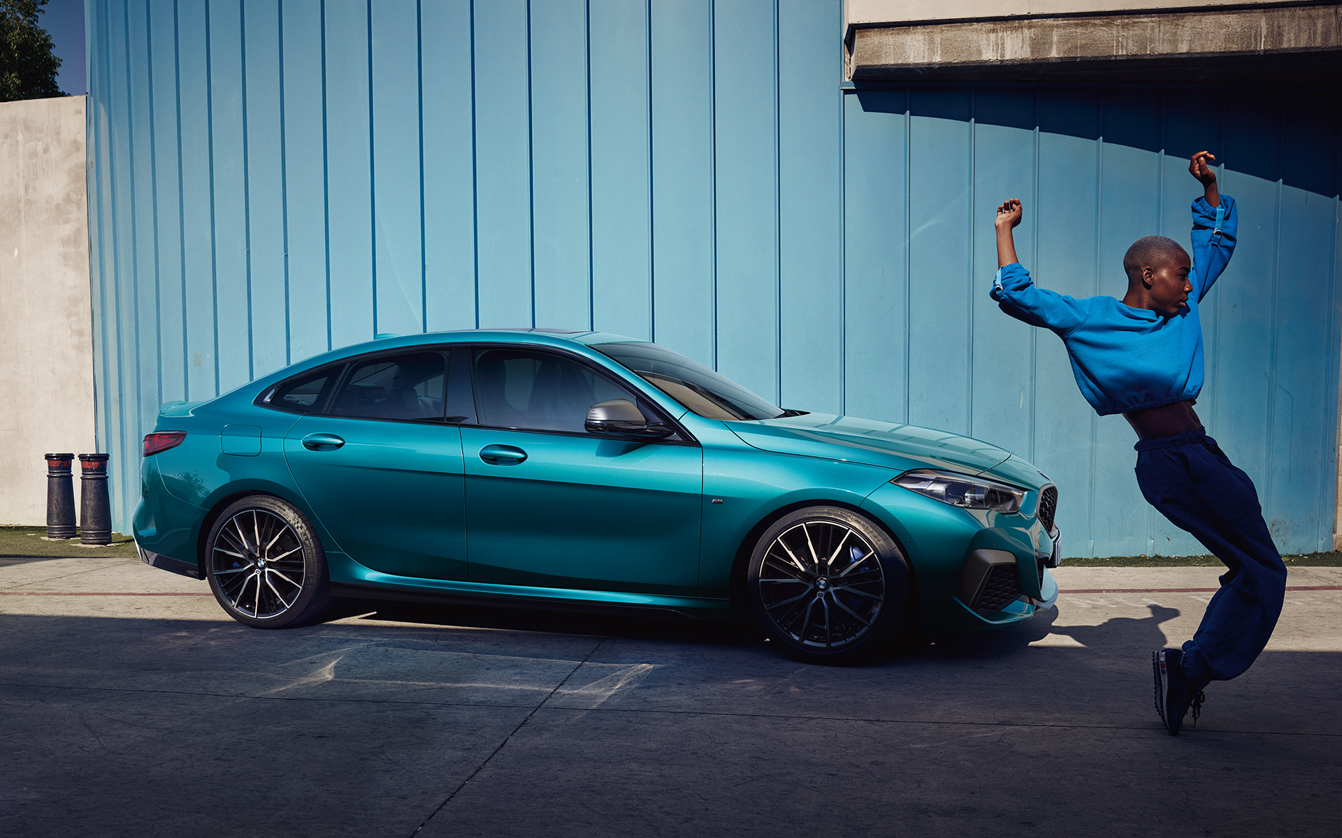Ελκυστική coupé σιλουέτα της BMW Σειράς 2 Gran Coupé, F44 Ελκυστική coupé σιλουέτα της BMW Σειράς 2 Gran Coupé, μπλε Snapper Rocks μεταλλικό, F44, πλαϊνή λήψη