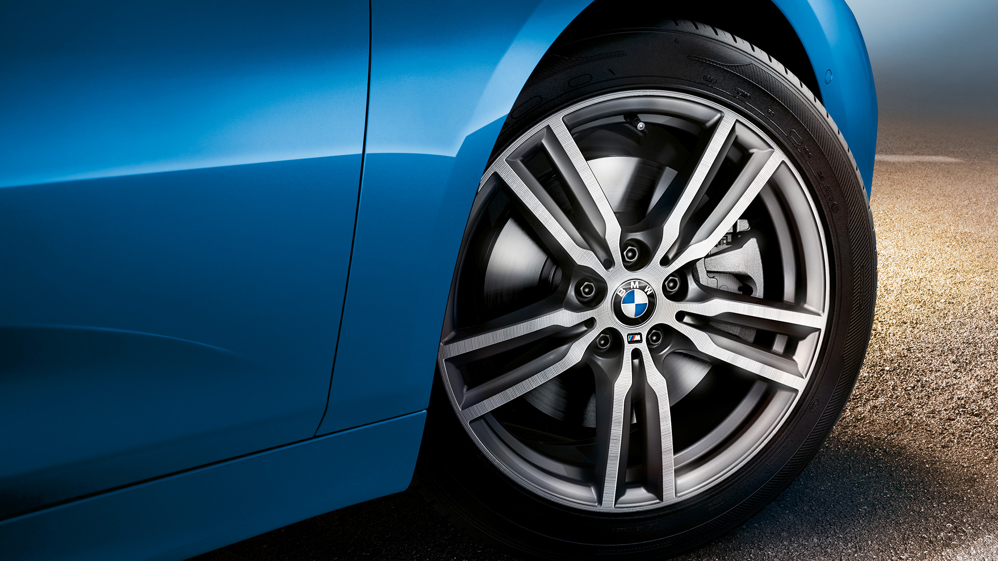 Ζάντα ελαφρού κράματος, BMW Σειρά 2 Gran Tourer Ζάντες ελαφρού κράματος, BMW Σειρά 2 Gran Tourer F46 2018, μπλε Misano μεταλλικό, κοντινή λήψη