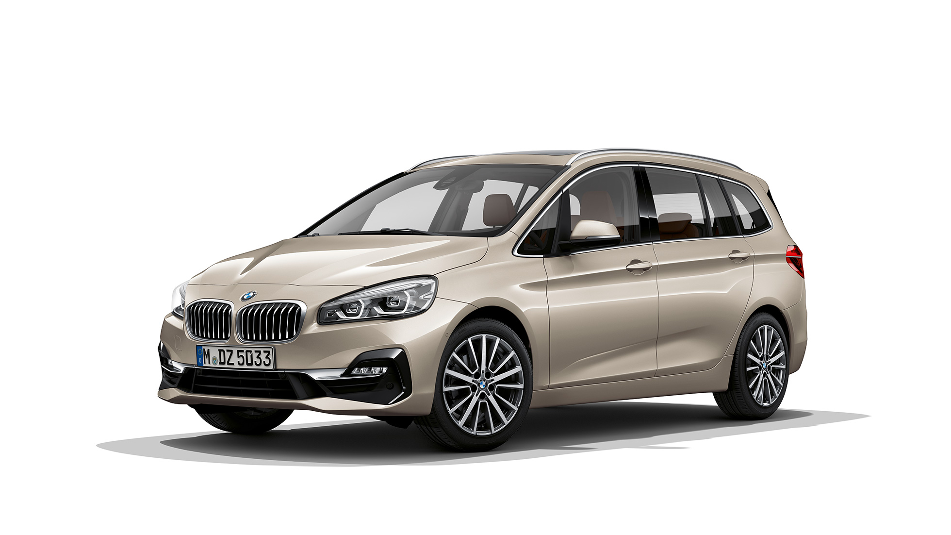 Μπροστινή λήψη τριών τετάρτων, BMW Σειρά 2 Gran Tourer, έκδοση Luxury Line BMW Σειρά 2 Gran Tourer 218d xDrive, έκδοση Luxury Line F46 2018, ασημί Cashmere, μπροστινή λήψη τριών τετάρτων