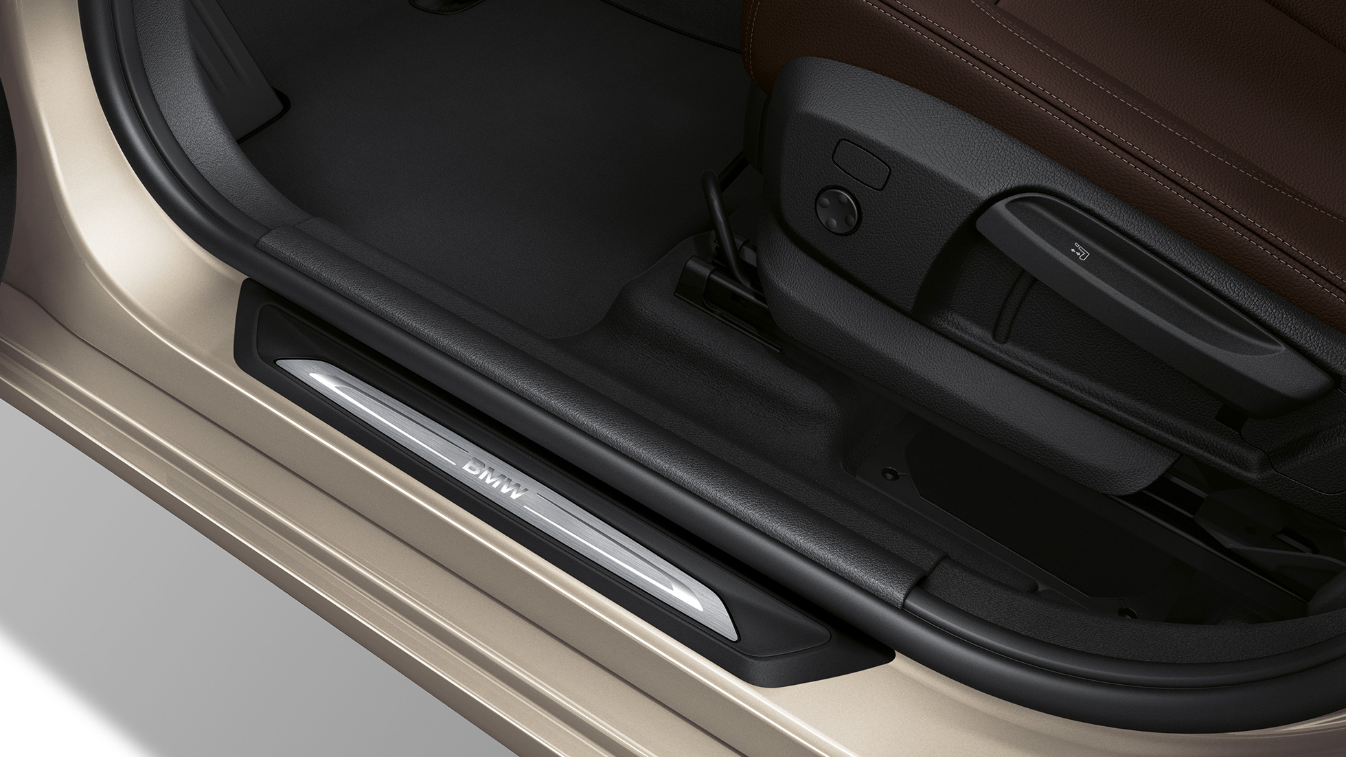 Διακοσμητικά καλύμματα μαρσπιέ, BMW Σειρά 2 Gran Tourer, έκδοση Luxury Line Διακοσμητικά καλύμματα μαρσπιέ, BMW Σειρά 2 Gran Tourer 218d xDrive, έκδοση Luxury Line F46 2018, ασημί Cashmere, κοντινή λήψη