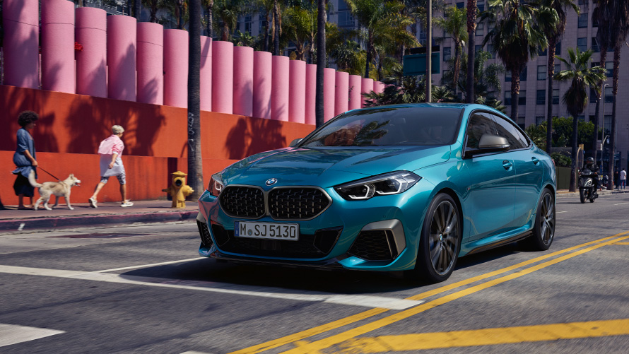 BMW Σειρά 2 Gran Coupé F44 μπροστινή λήψη τρία τέταρτα στο δρόμο BMW Σειρά 2 Gran Coupé F44 μπροστινή λήψη τρία τέταρτα στο δρόμο