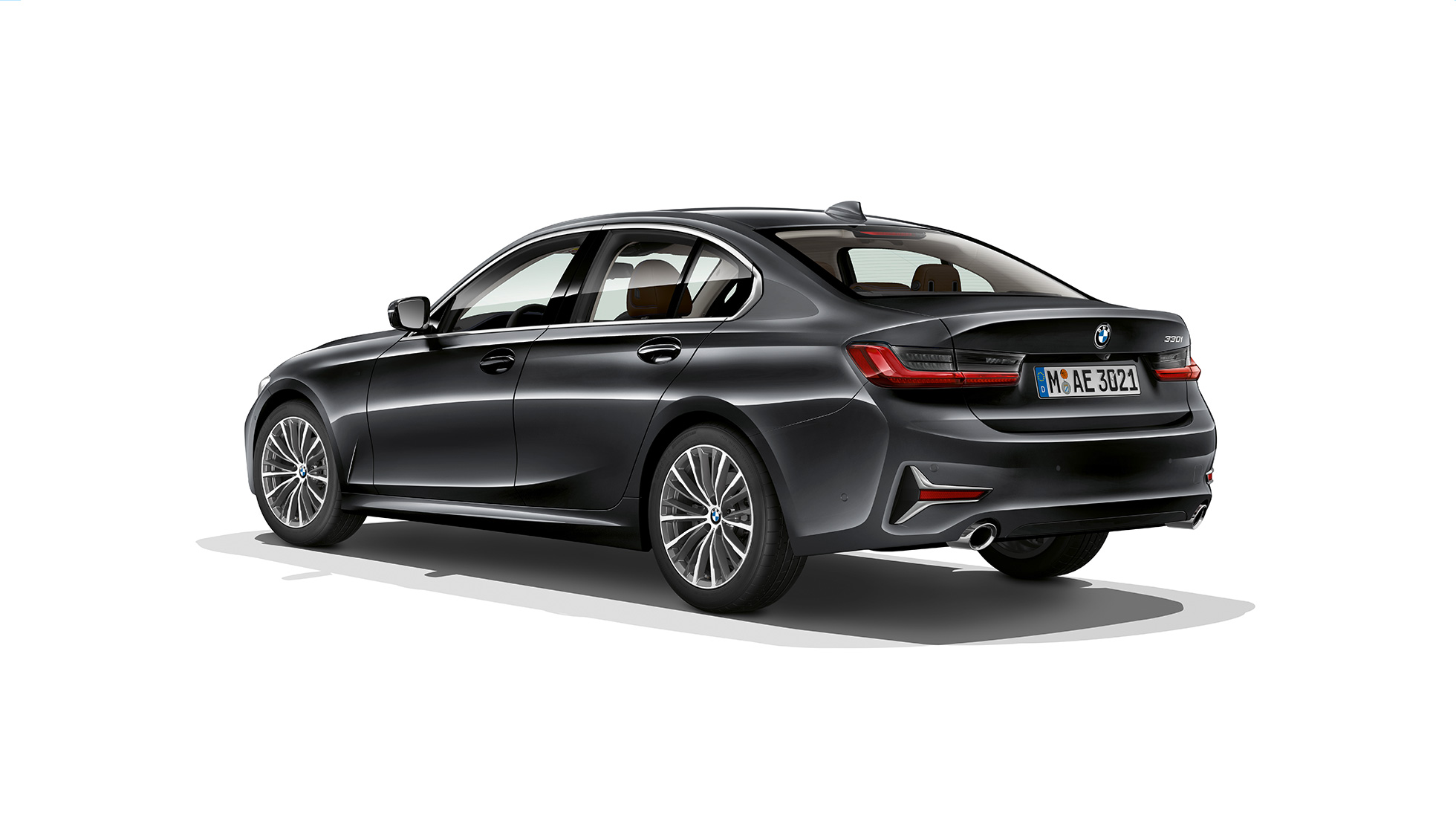 BMW Σειρά 3 Sedan, Έκδοση Luxury Line, πίσω. Πίσω λήψη τριών τετάρτων της BMW Σειράς 3 Sedan με στοιχεία εξοπλισμού της Έκδοσης Luxury Line.