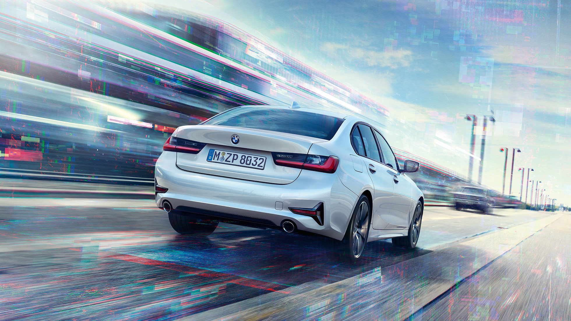 BMW 3 Series Sedan, 330e, πίσω όψη. Πίσω όψη τριών τετάρτων της BMW Σειράς 3 Sedan 330e.