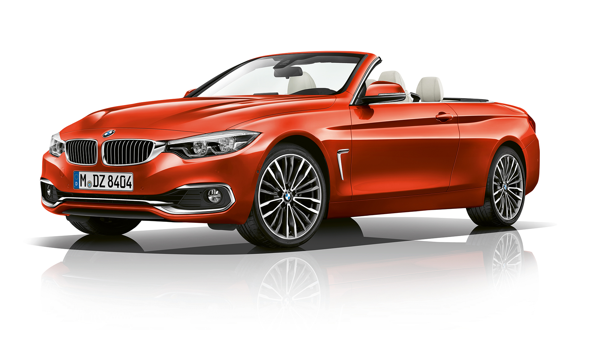 BMW Σειρά 4 Cabrio, Έκδοση Luxury Line, μπροστινή λήψη τριών τετάρτων BMW Σειρά 4 Cabrio, Έκδοση Luxury Line, μπροστινή λήψη τριών τετάρτων