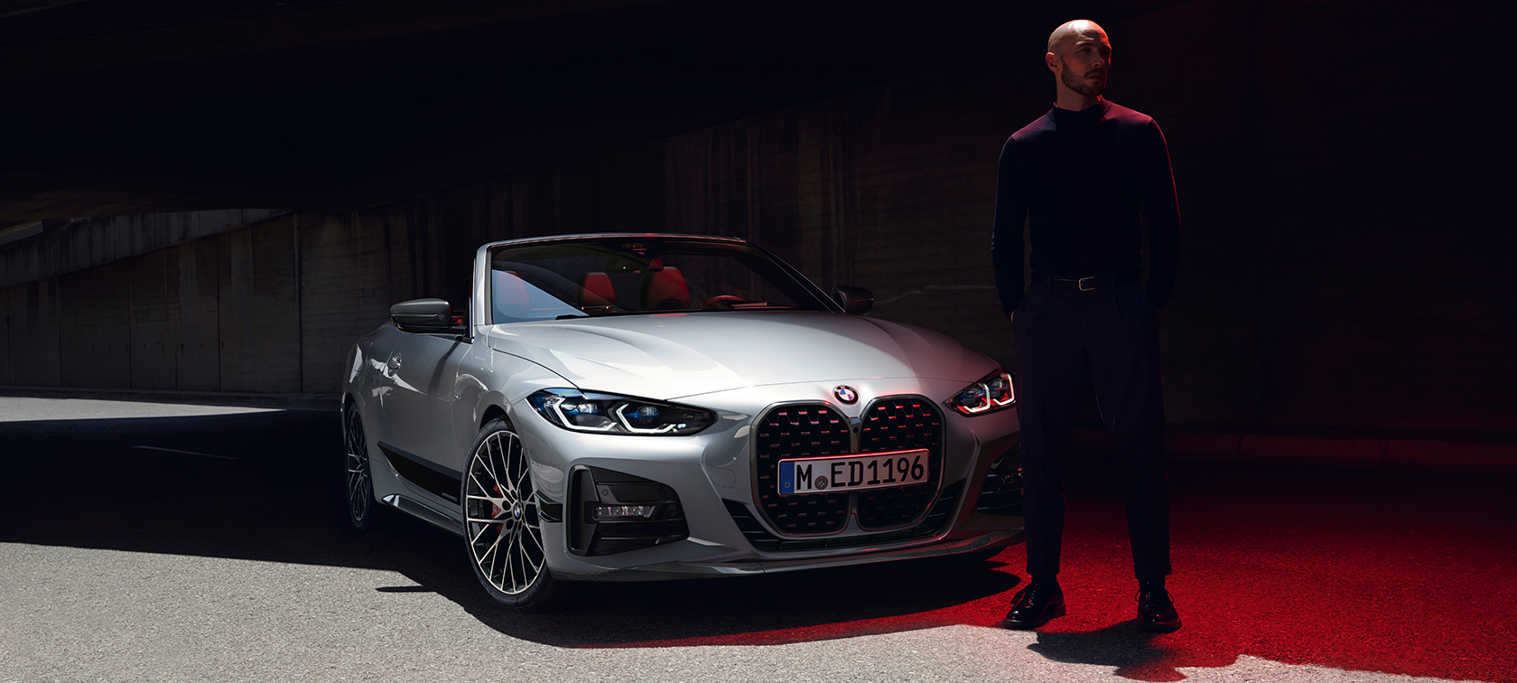 Πίσω λήψη τριών τετάρτων με BMW πίσω σχάρα μεταφοράς ποδηλάτου Pro 2.0, BMW Σειρά 4 Cabrio, G23, 2020 BMW Σειρά 4 Cabrio, G23, πράσινο Sanremo μεταλλικό, 2020, πίσω λήψη τριών τετάρτων με BMW πίσω σχάρα μεταφοράς ποδηλάτου Pro 2.0