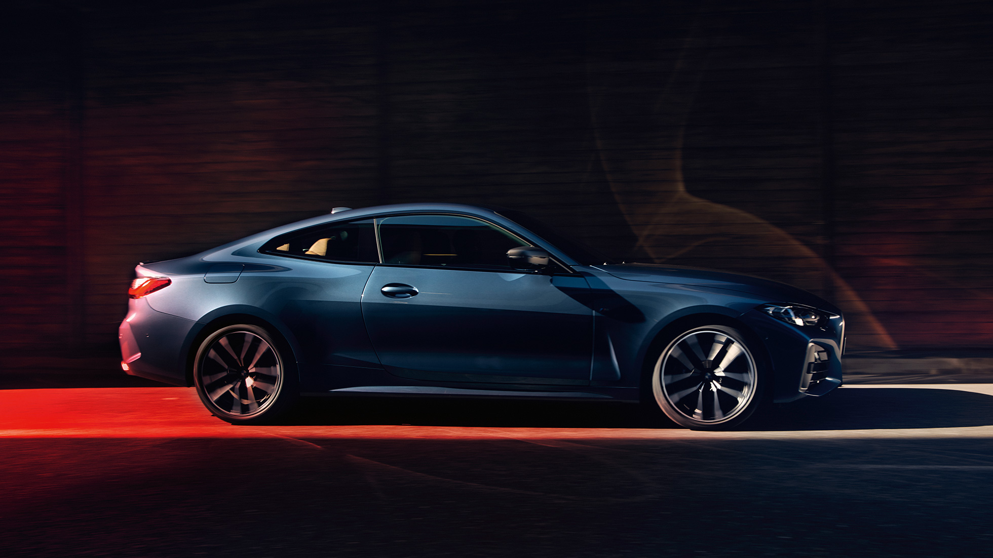 Πλαϊνή λήψη, BMW Σειρά 4 Coupé, G22, 2020 BMW Σειρά 4 Coupé, G22, 2020, μπλε Arctic Race μεταλλικό, πλαϊνή λήψη, σε κίνηση