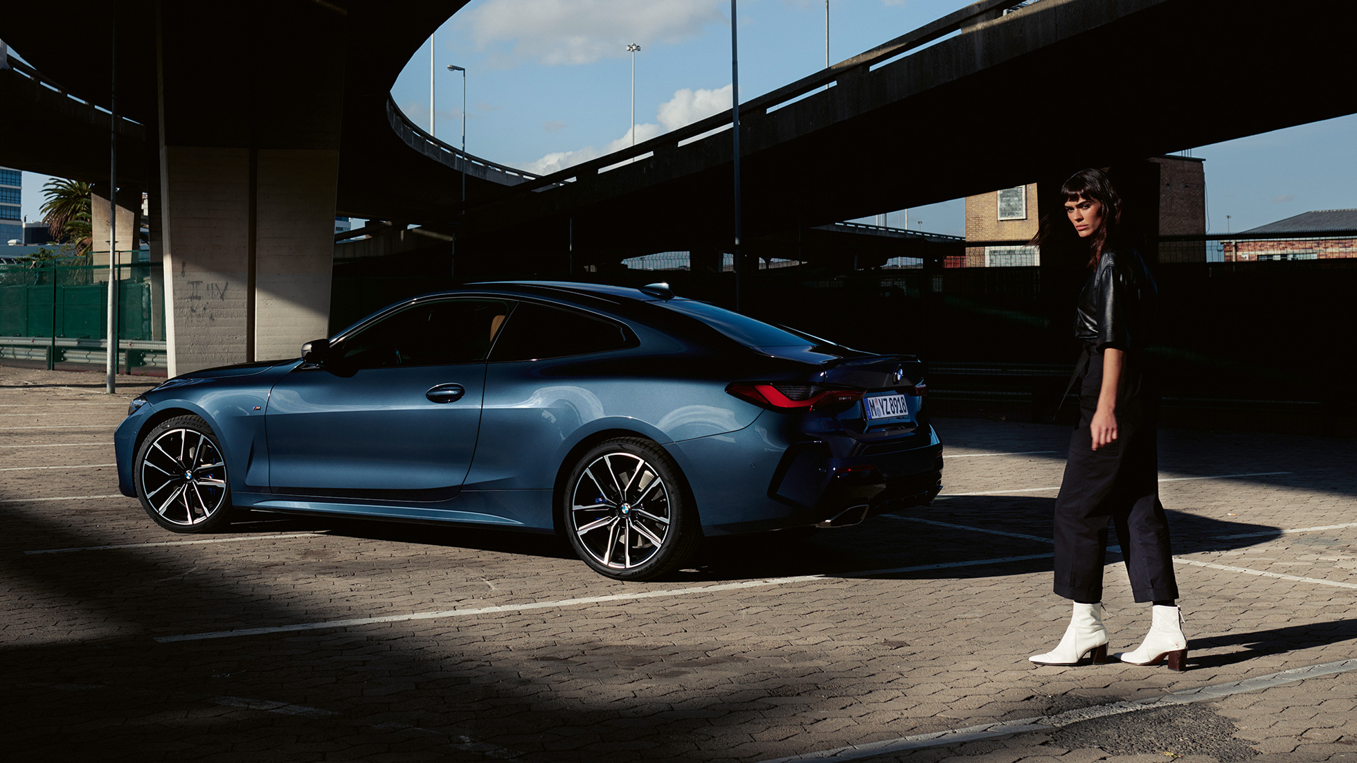 Πλαϊνή λήψη, ρέουσα γραμμή οροφής, BMW Σειρά 4 Coupé, G22, 2020 BMW Σειρά 4 Coupé, G22, μπλε Arctic Race μεταλλικό, 2020, πλαϊνή λήψη, ρέουσα γραμμή οροφής