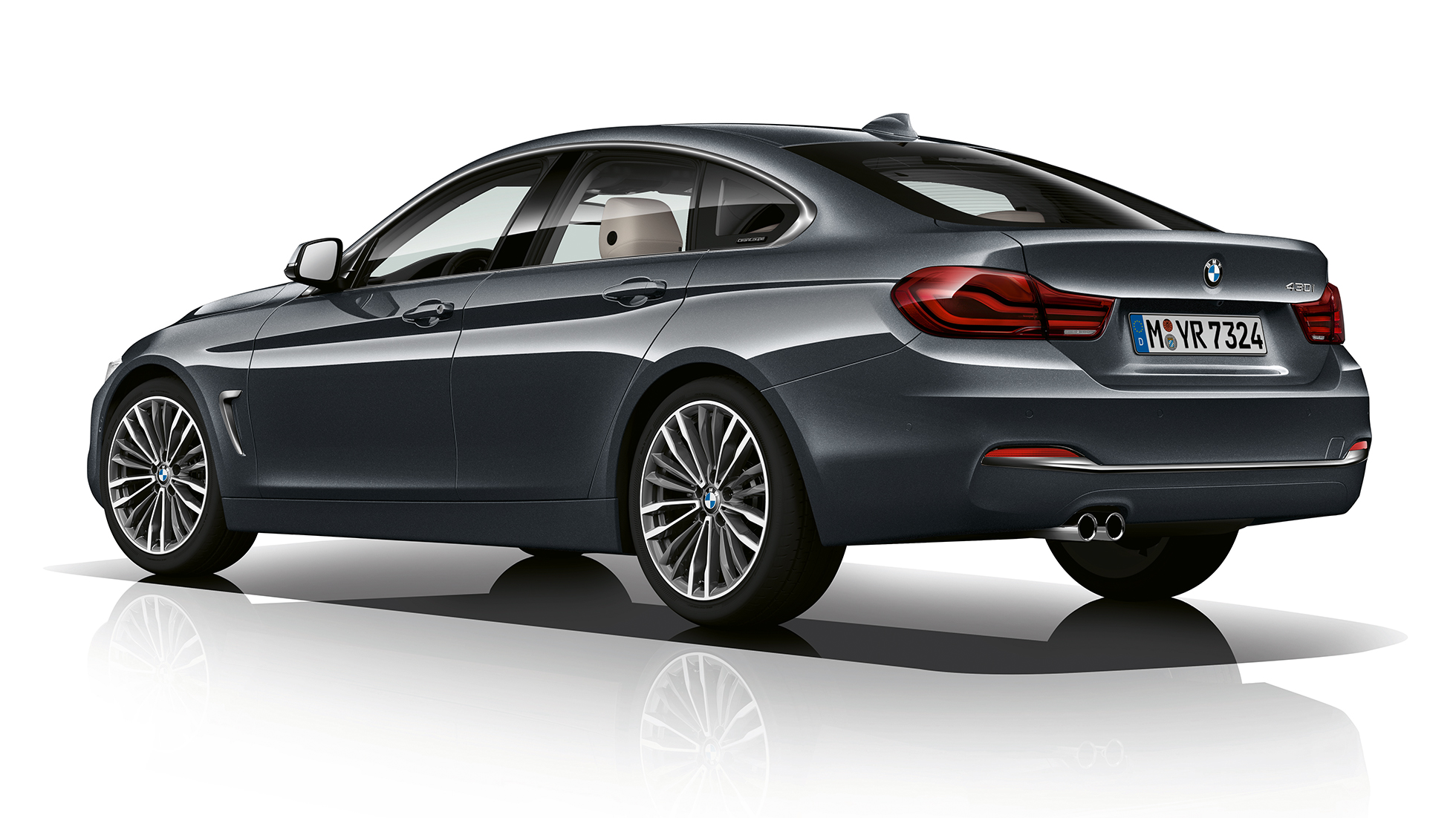 BMW Σειρά 4 Gran Coupé, Έκδοση Luxury Line, πίσω λήψη τριών τετάρτων BMW Σειρά 4 Gran Coupé, Έκδοση Luxury Line, πίσω λήψη τριών τετάρτων