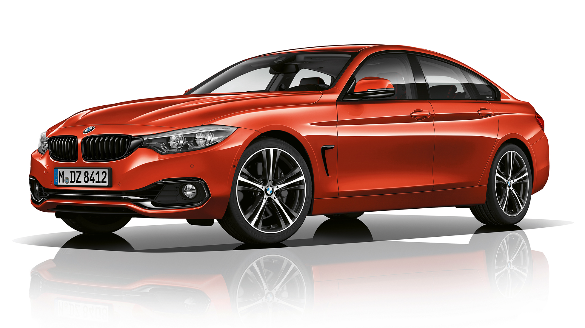 BMW Σειρά 4 Gran Coupé, Έκδοση Sport Line, μπροστινή λήψη τριών τετάρτων BMW Σειρά 4 Gran Coupé, Έκδοση Sport Line, μπροστινή λήψη τριών τετάρτων
