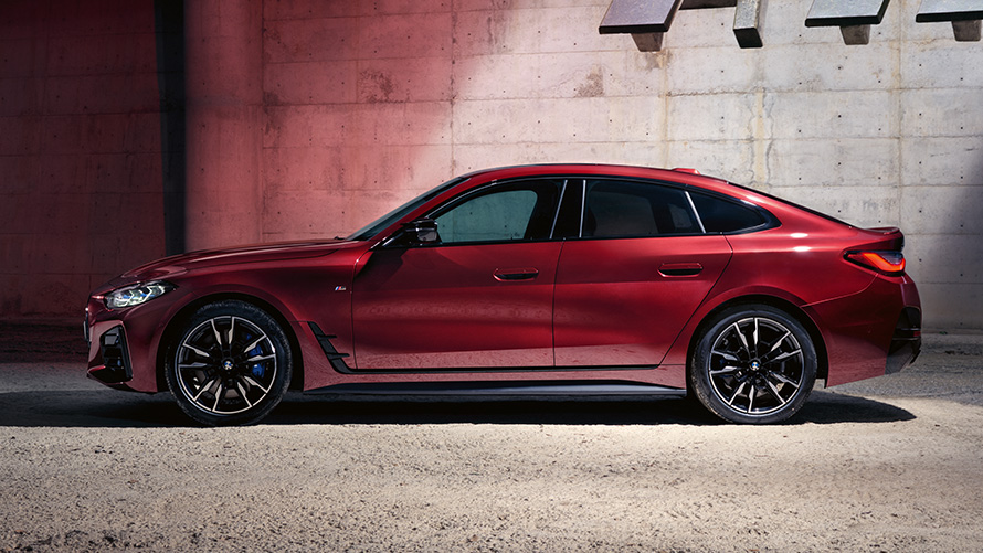 BMW Σειρά 4 Gran Coupé, G26, BMW Individual κόκκινο Aventurine μεταλλικό, πλαϊνή λήψη BMW Σειρά 4 Gran Coupé, G26, BMW Individual κόκκινο Aventurine μεταλλικό, πλαϊνή λήψη