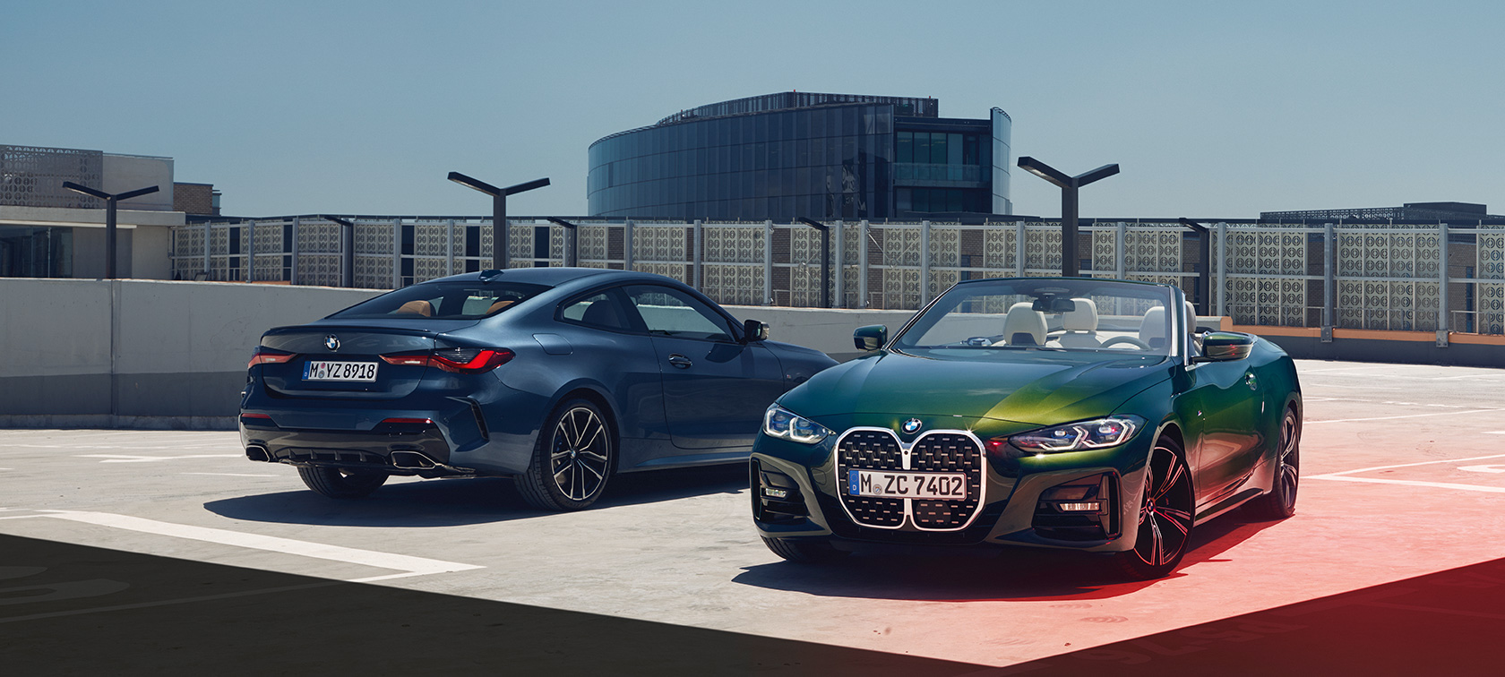 BMW Σειρά 4, BMW Σειρά Coupé G22, BMW Σειρά 4 Cabrio G23, σε θέση παρκαρίσματος BMW Σειρά 4, BMW Σειρά 4 Cabrio G23, σε θέση παρκαρίσματος