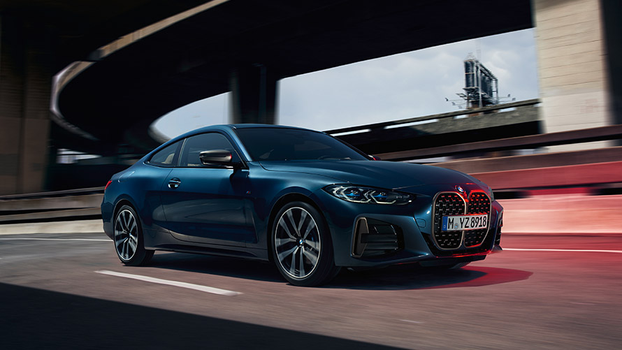 BMW Σειρά 4, BMW Σειρά 4 Coupé G22, πλαϊνή λήψη τρία τέταρταon στον δρόμο BMW Σειρά 4, δεύτερη γενιά, πλαϊνή λήψη τρία τέταρτα στον δρόμο