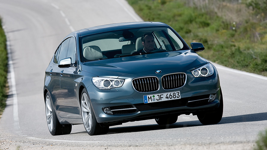 BMW Σειρά 5 Gran Turismo (F07), μπροστινή λήψη τριών τετάρτων, κινούμενη BMW Σειρά 5 Gran Turismo (F07), μπροστινή λήψη τριών τετάρτων, κινούμενη