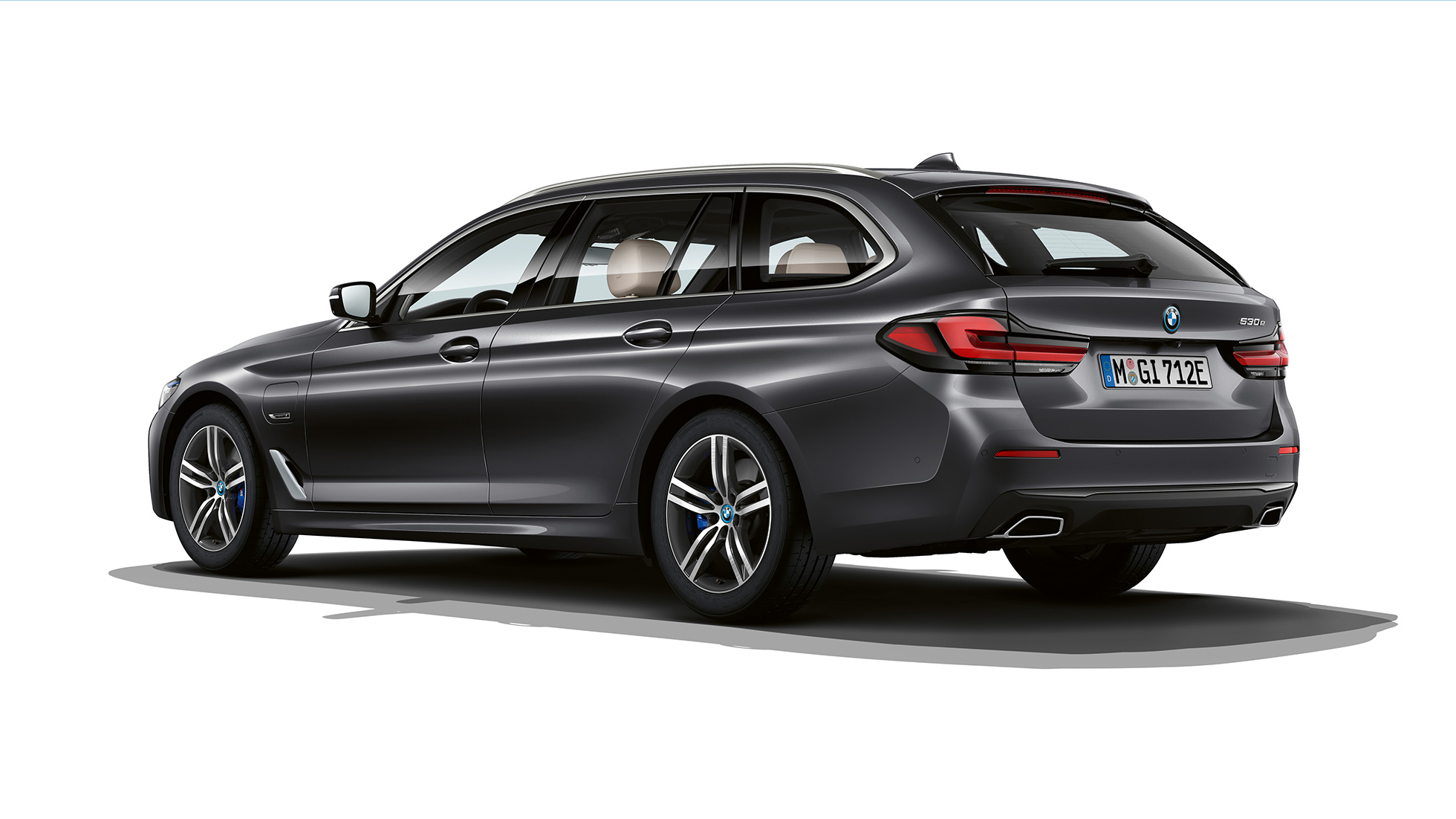 BMW Σειρά 5 Touring, G31, βασικός εξοπλισμός, πίσω BMW Σειρά 5 Touring 530i, G31, 2020, βασικός εξοπλισμός σε γκρι Sophisto, πίσω λήψη τριών τετάρτων