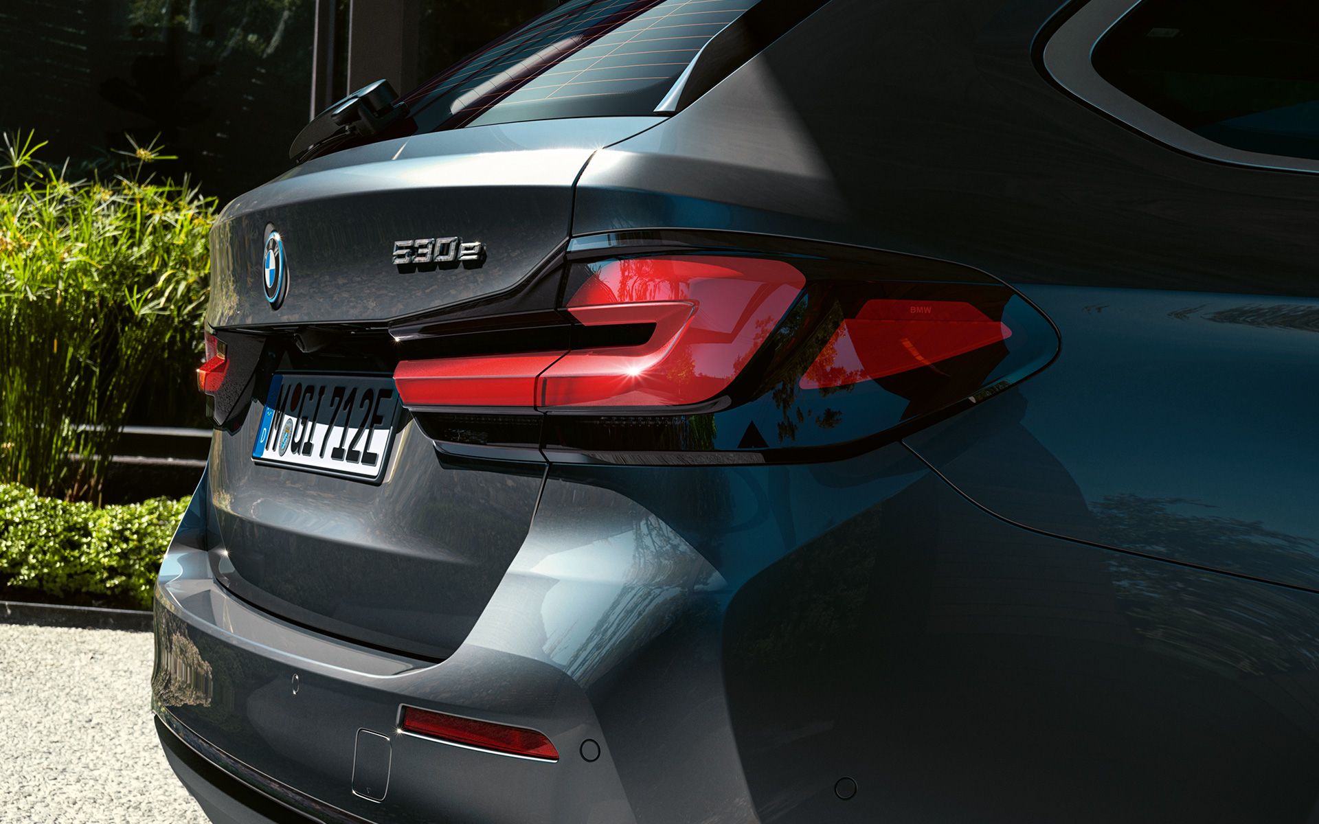 Πίσω φώτα σε σχήμα 3D, BMW Σειρά 5 Touring, G31, LCI Πίσω φώτα σε σχήμα 3D, BMW Σειρά 5 Touring, G31, Facelift 2020, γκρι Sophisto, κοντινή λήψη πίσω τμήματος