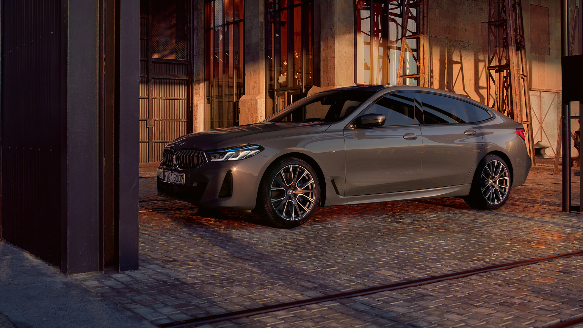 Σιλουέτα, BMW Σειρά 6 Gran Turismo, G32, 2020 BMW Σειρά 6 Gran Turismo 640i xDrive, G32, 2020, γκρι Bernina, πλαϊνή λήψη