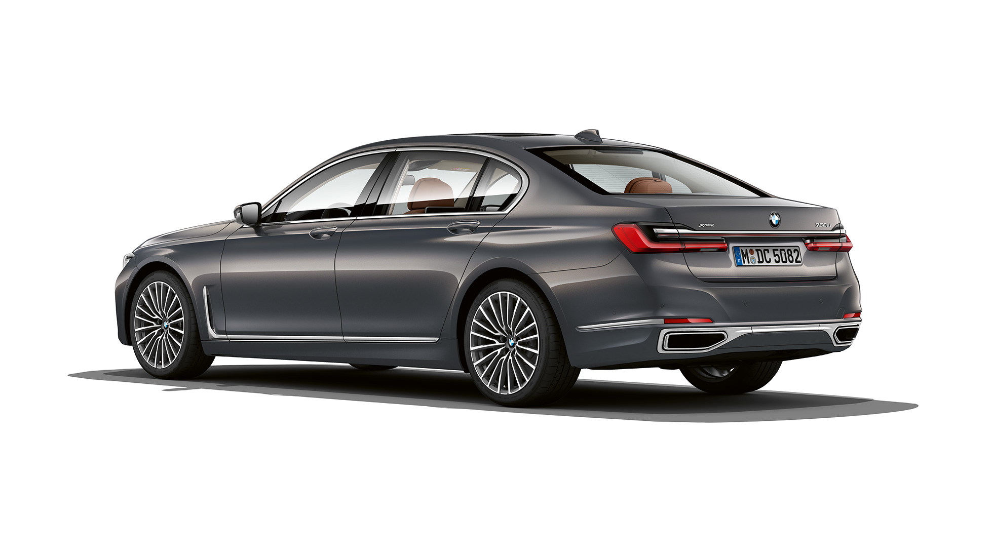 BMW Σειρά 7 Sedan με πακέτο εξωτερικού εξοπλισμού Design Pure Excellence, πίσω λήψη τριών τετάρτων Γκρι BMW Σειρά 7 Sedan με πακέτο εξωτερικού εξοπλισμού Design Pure Excellence σε πίσω λήψη τριών τετάρτων