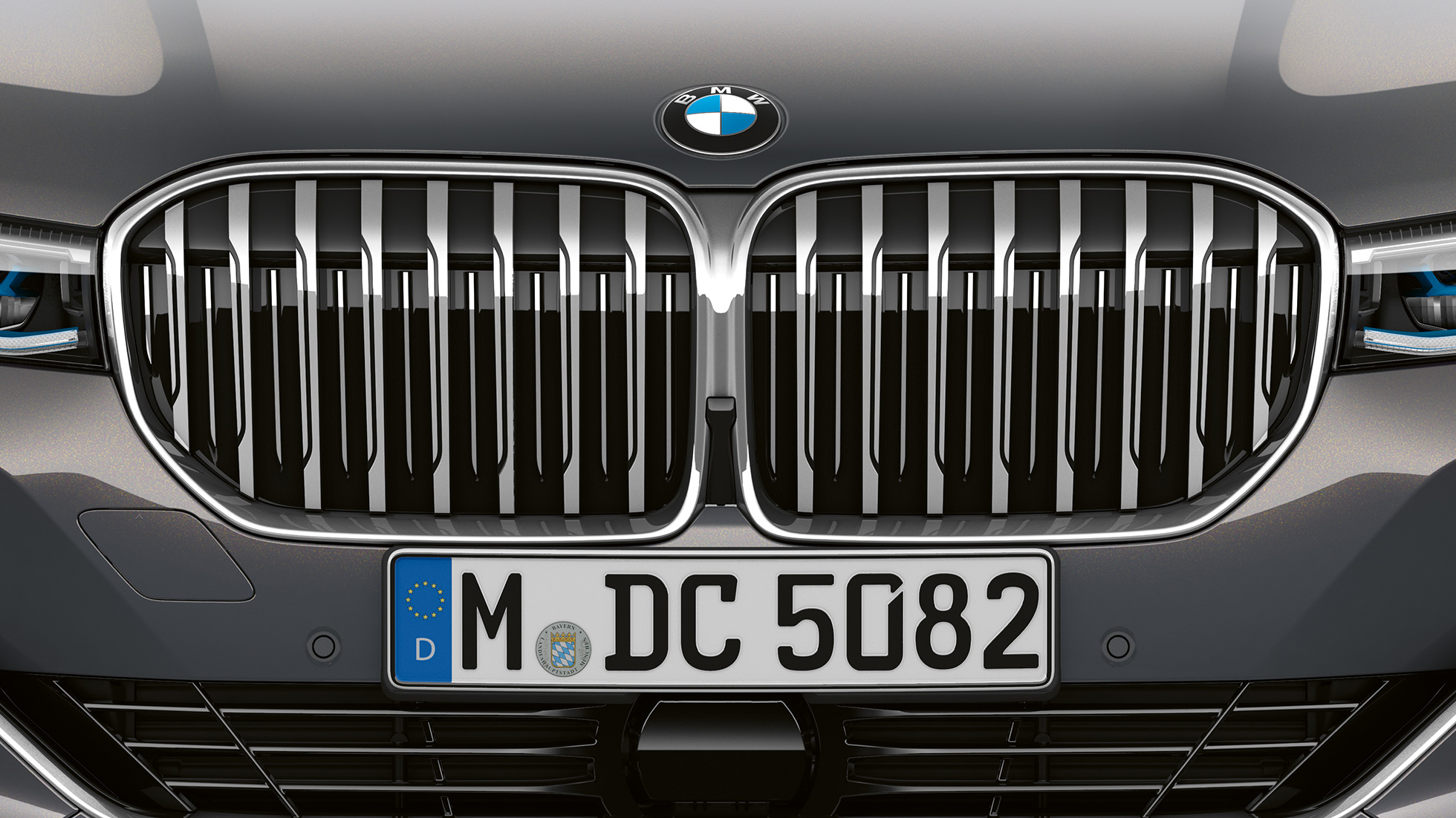 BMW Σειρά 7 Sedan με πακέτο εξωτερικού εξοπλισμού Design Pure Excellence, επιλογέας σχέσεων BMW Σειρά 7 Sedan με πακέτο εξωτερικού εξοπλισμού Design Pure Excellence: κοντινή λήψη της μάσκας "νεφρών" BMW