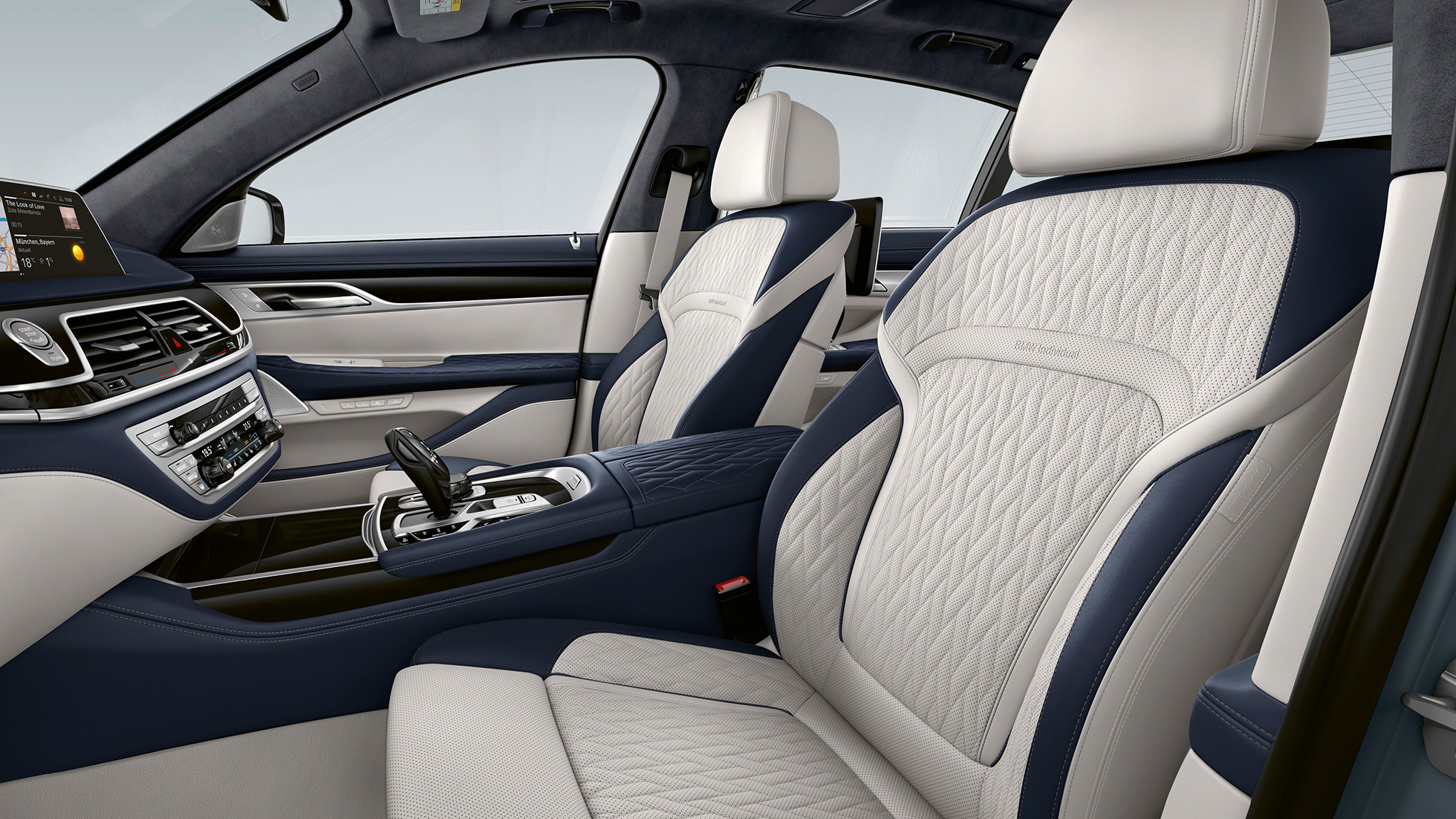 BMW Σειρά 7 Sedan, Έκδοση M Sport, δερμάτινες επενδύσεις BMW Σειρά 7 Sedan με Έκδοση M Sport, δερμάτινες επενδύσεις BMW Individual 'Merino' σε λευκό Smoked/μπλε Night