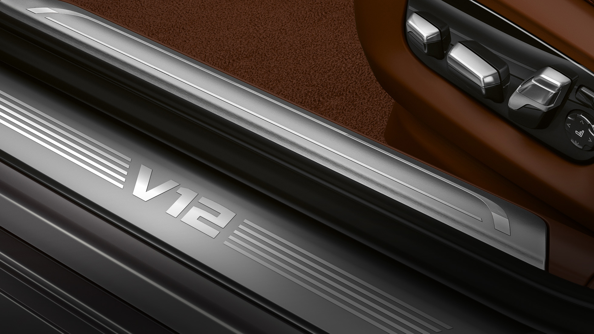 Κινητήρας V12 BMW BMW M760Li xDrive: κοντινή λήψη του κινητήρα V12