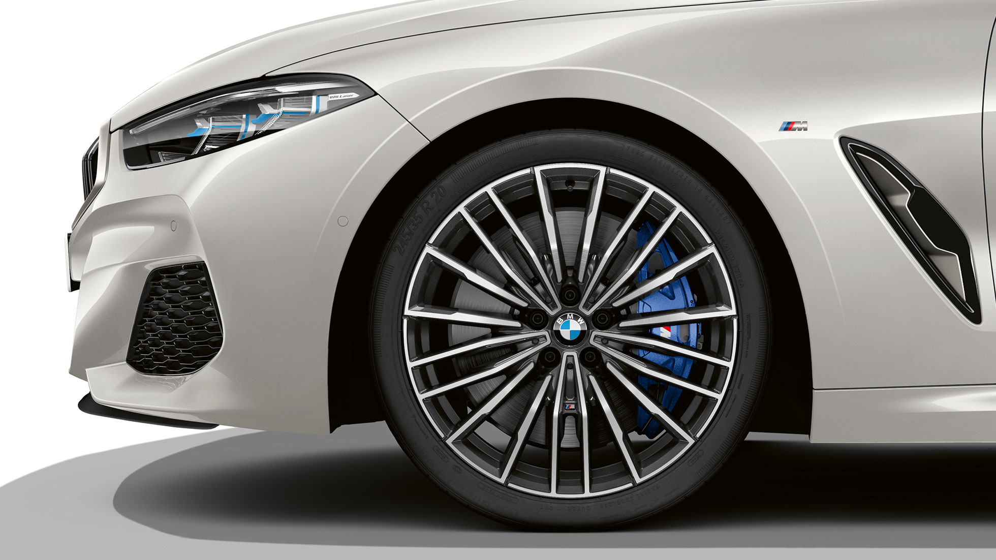 BMW M850i xDrive, λευκό Mineral μεταλλικό, δερμάτινες επενδύσεις καθισμάτων διευρυμένης κάλυψης BMW Individual από δέρμα Merino, Cognac. BMW M850i xDrive, λευκό Mineral μεταλλικό, δερμάτινες επενδύσεις καθισμάτων διευρυμένης κάλυψης BMW Individual από δέρμα Merino, Cognac.