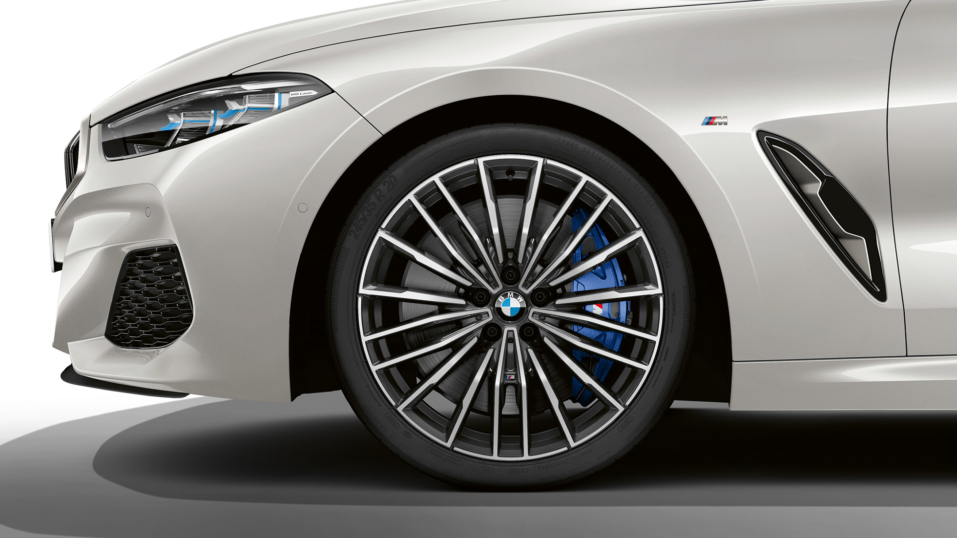 BMW M850i xDrive, ζάντες ελαφρού κράματος 20" με πολλαπλές ακτίνες 729 M. BMW M850i xDrive, ζάντες ελαφρού κράματος 20" με πολλαπλές ακτίνες 729 M.
